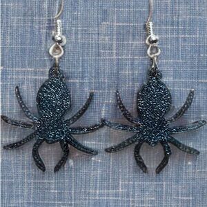Sparkly Navy Blue Spider Earrings – Perfect Halloween Accessory!